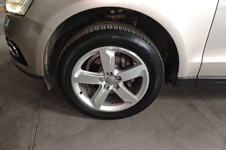 Used Audi Q5 2013 40 TFSI Comfort Edition Left Front Wheel Hub