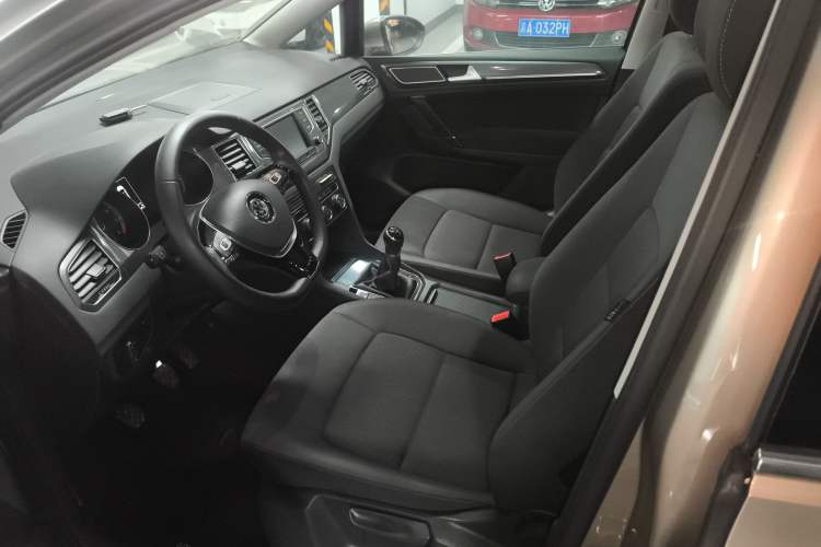 Used Volkswagen Golf Sportsvan 2016 230TSI Manual Entry-Level Trim
