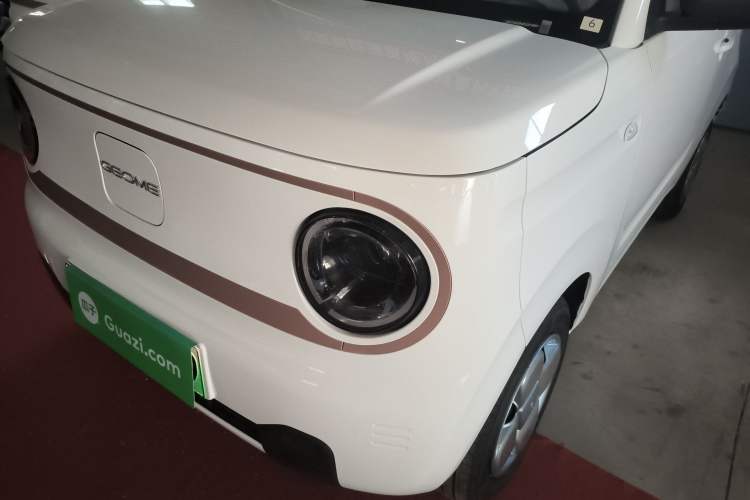 Used Geely Galaxy Panda 2024 Panda Mini 200km Endurance Bear Left Front Headlight