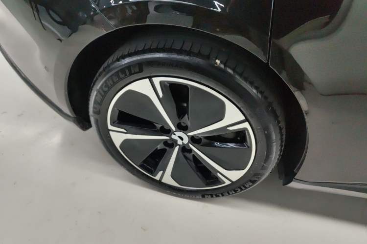 Used Nio ET5T 2024 75kWh Touring Right Rear Wheel Hub