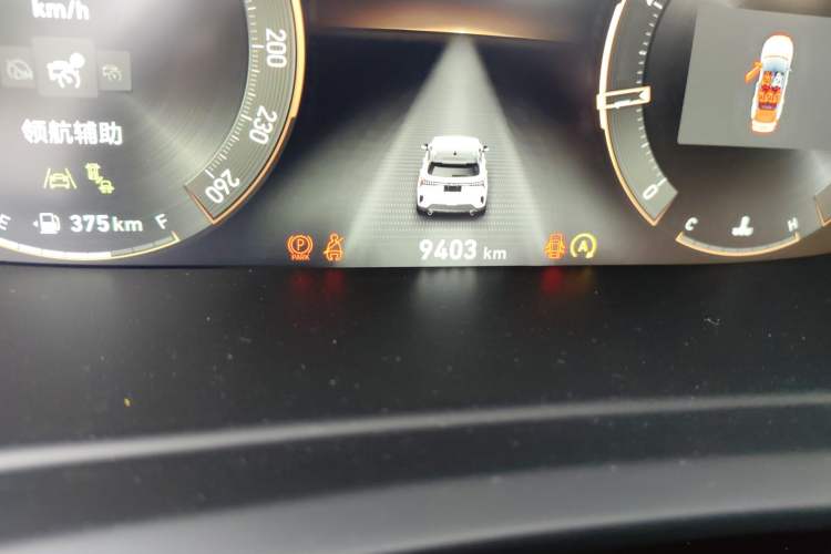 Used Lynk & Co 06 2023 Remix 1.5T Dynamic Halo Odometer Close Up