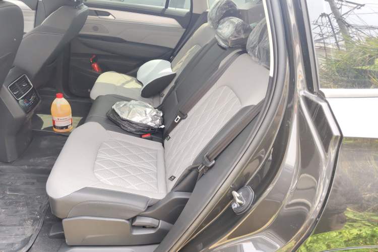 Used Volkswagen Tavendor 2025 Model 380TSI Four-Wheel Drive R-Line Cruise Zhongxiang Edition
