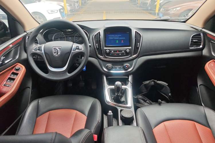 Used Baojun 560 2015 1.8L Manual Elite Edition
