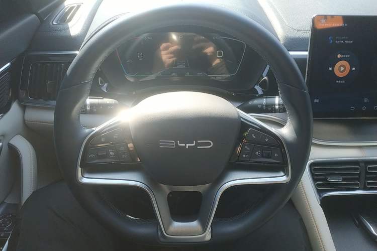 Used BYD Song PLUS New Energy 2023 Champion Edition DM-i 110KM Flagship PLUS
