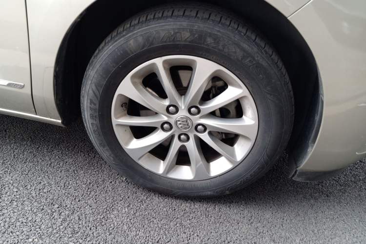 Used Buick GL8 2017 ES 28T Premium Version China V Standard Right Front Wheel Hub