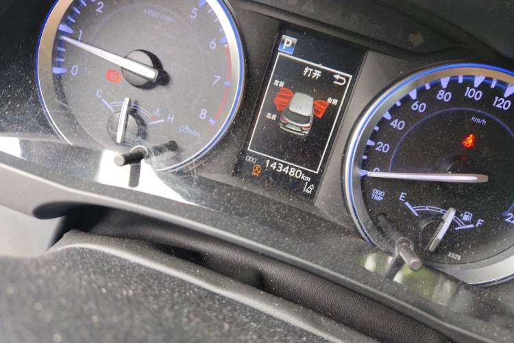 Used Toyota Highlander 2018 2.0T Four-Wheel Drive Prestige Version 7 Seats China VI Standard Odometer Close Up