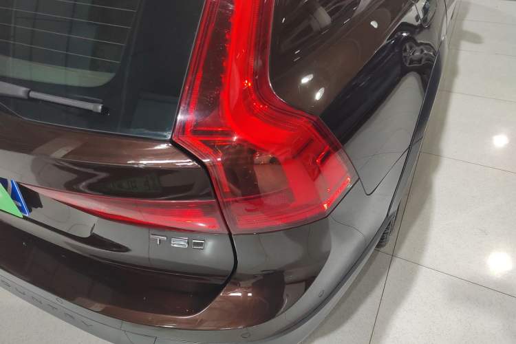 Used Volvo V90 2017 Cross Country T5 AWD Prestige Edition Right Rear Taillight