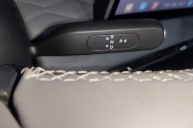 Used Dongfeng NAMMI 01 2024 Co-Creation Edition – Co-Creation WE Version Gear Lever