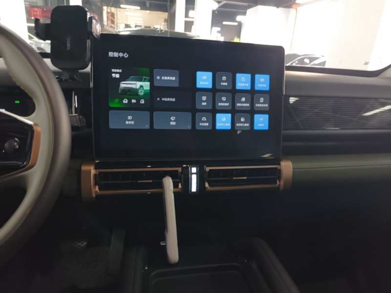 Used iCAR 03 2024 401km Two-Wheel Drive Standard Advanced Version — 12