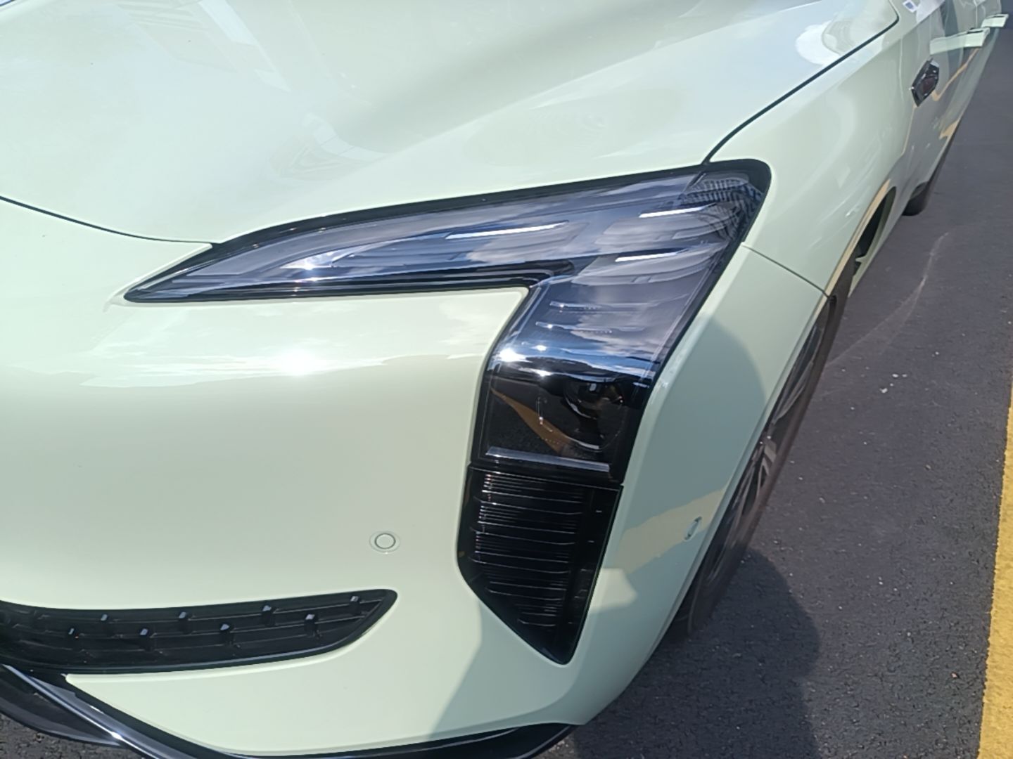 Hongqi EH7 2025 690 Smart Selection Edition — снимка 8