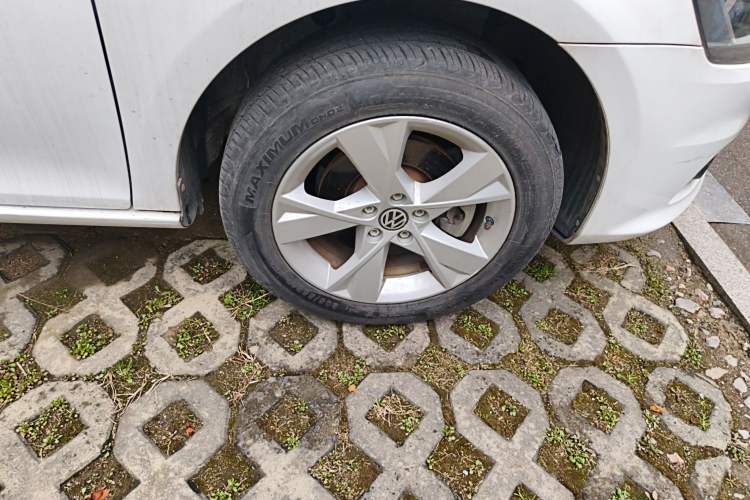 Used Volkswagen Bora 2015 Value Edition 1.6L Manual Fashionable Style