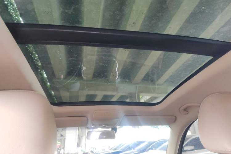 Used Volkswagen Tiguan 2013 1.8 TSI Automatic All-Wheel Drive Luxury Model Headliner