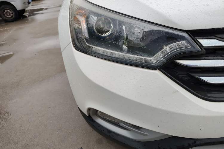 Used Dongfeng Aeolus AX7 2016 2.0L Manual Zhuyue Model Right Front Headlight