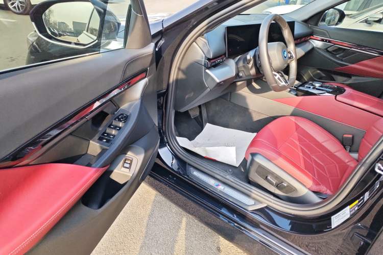 Used BMW i5 2024 eDrive 35L M Sport Package
