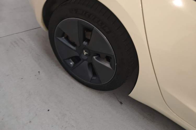 Used Tesla Model 3 2022 Rear-Wheel-Drive Version Right Rear Wheel Hub