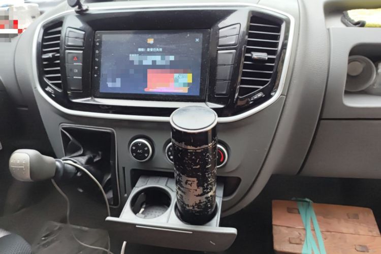 Used SAIC MAXUS Xintu V80 2019 2.5T Classic Model 6-Speed Manual Aotong Long Wheelbase Mid-Height 7-Seater
