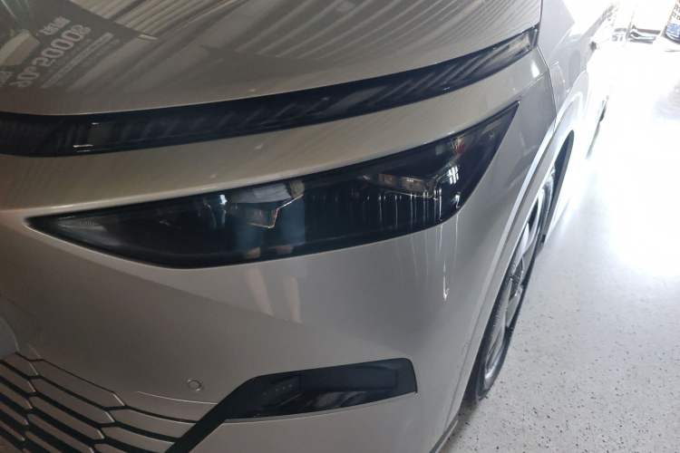 Used XPeng X9 2024 702 Ultra-Long Range Max
