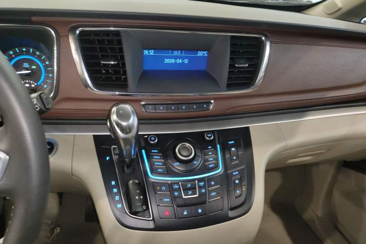Used Buick GL8 2015 2.4L Luxury Business Premium Edition Audio And AC Panel