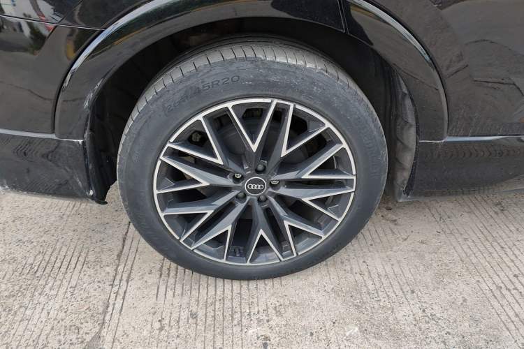 Used Audi Q5 e-tron 2022 40 e-tron Starlight Edition Mech Kit
