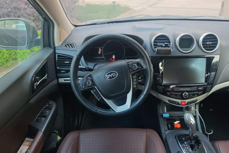 Used BYD S7 2015 2.0T Upgraded Automatic Luxury Version