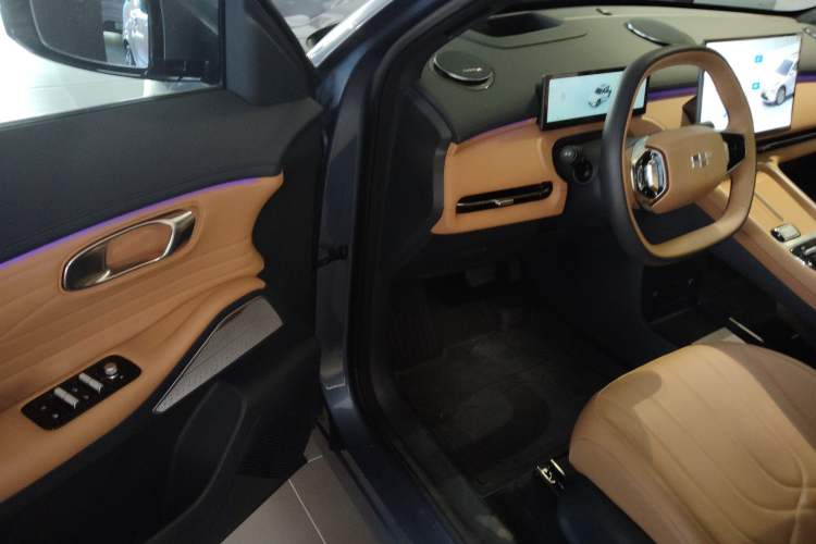 Used Geely Galaxy Galaxy Xingjian 7 EM-i 2025 120km Flagship Edition
