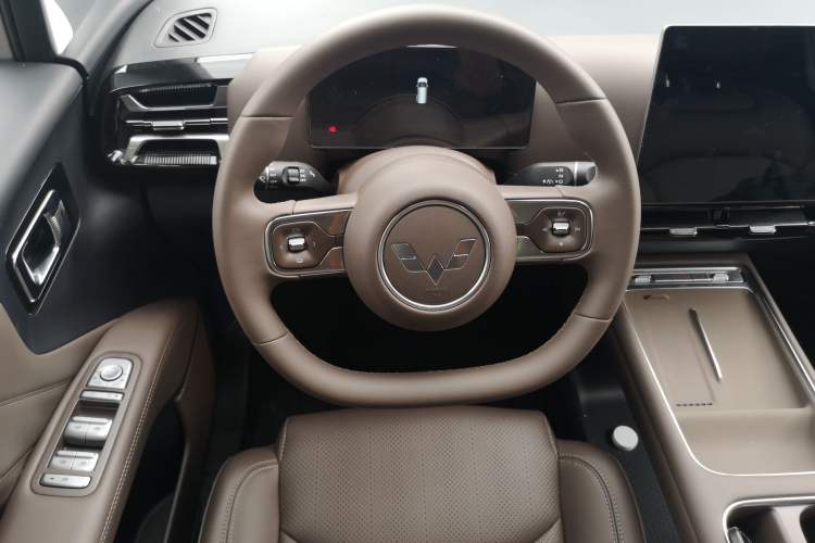 Used Wuling Starlight 730 2025 Model Plug-in Hybrid 125km Luxury Edition