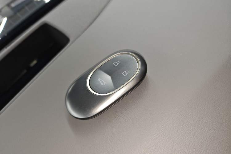 Used Nio ES8 2023 75 kWh Executive Edition Vehicle Key