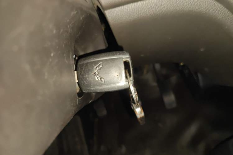 Used Wuling Rongguang 2014 1.2L S Base Model Vehicle Key