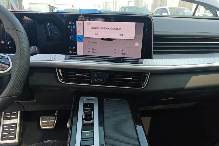 Used Volkswagen Tavendor 2024 Facelifted 380TSI All-Wheel Drive R-Line Cruise Premium Edition