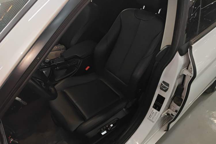 Used BMW 3 Series GT 2018 320i Sport Edition
