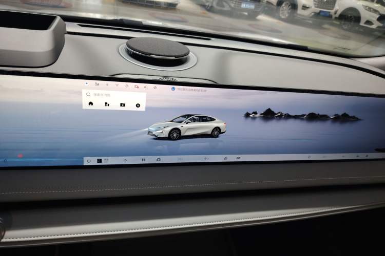 Used Geely Galaxy E8 2025 700 km Long-Range Intelligent Driving Version
