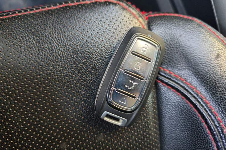 Used Zotye Domy X5 2015 1.5T Manual Luxury Model China V Standard
