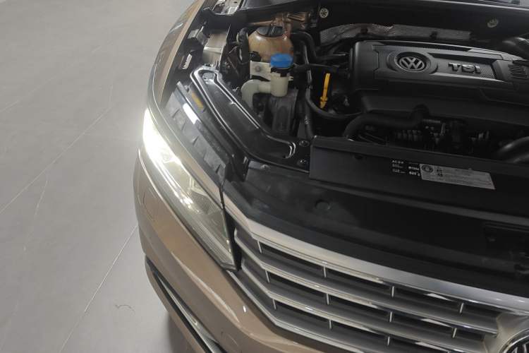 Used Volkswagen Passat 2016 330TSI DSG Prestige Edition Right Front Headlight