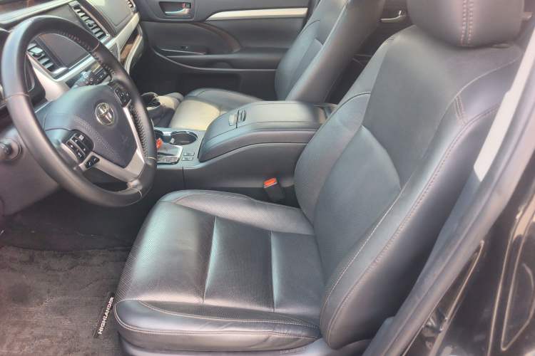 Used Toyota Highlander 2021 2.0T Two-Wheel Drive Luxury Edition 7 Seats
