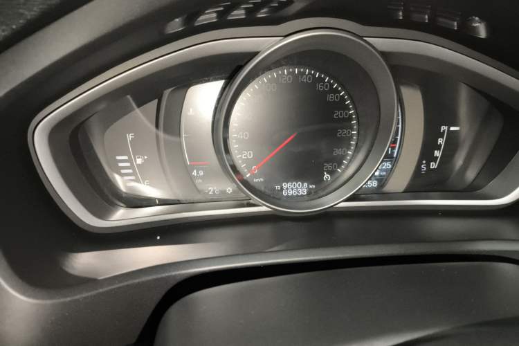 Used Volvo V40 2018 T3 Zhiyi Edition