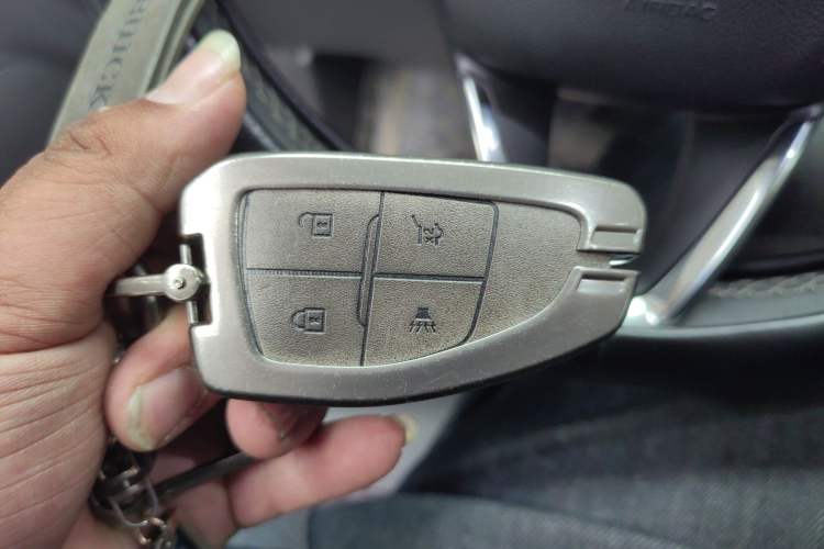 Used Buick Envision 2021 Encore Plus 652T 7-Seater Four-Wheel-Drive Luxury Model Vehicle Key