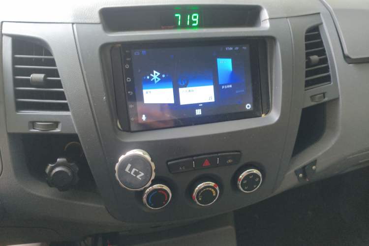 Used Huanghai Xianglong 2016 2.4L Entry-Level Van Gasoline Two-Wheel Drive Ultimate Edition 4G69S4N Audio And AC Panel