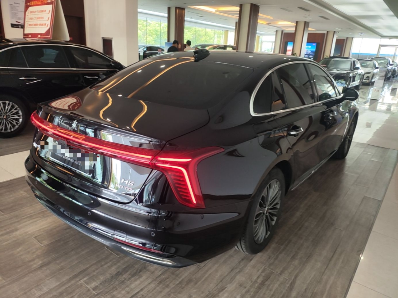 Hongqi H5 2026 Model 2.0T Automatic Qi Ling Pro Edition — снимка 6