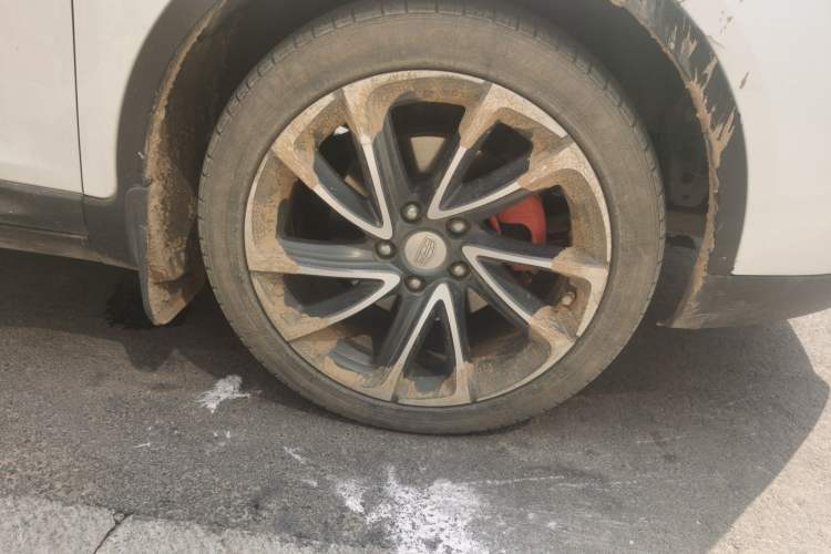 Used Geely Auto Emgrand GS 2016 Sport Edition 1.3T Automatic ZhenShang Model Right Front Wheel Hub