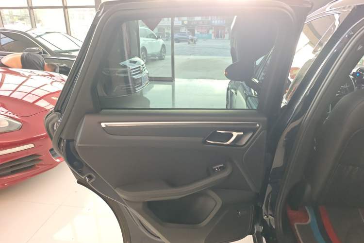 Used Porsche Macan 2020 Macan 2.0T