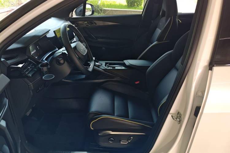 Used Lynk & Co 06 2023 Remix 1.5T Dynamic Halo