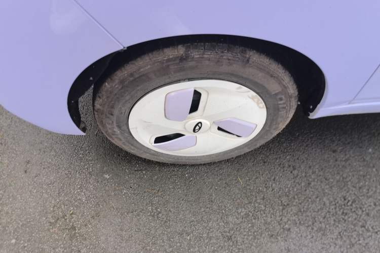 Used Chery QQ Ice Cream 2022 170km Sundae Phosphate Lithium-Ion