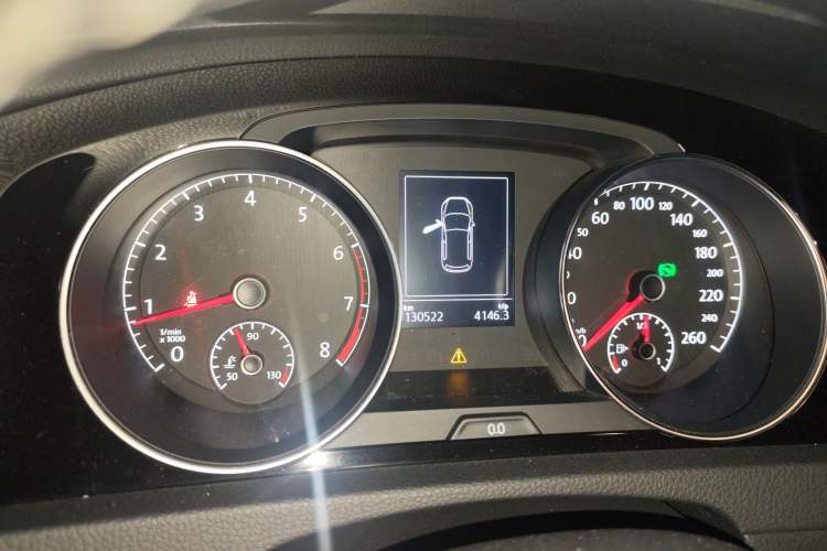 Used Volkswagen Golf 2018 280TSI Automatic R-Line Model Instrument Cluster