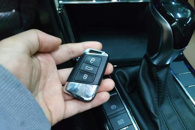 Used Volkswagen Passat 2022 330TSI Luxury Edition Vehicle Key