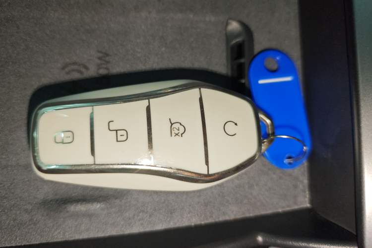 Used BYD Qin L 2025 EV 545KM Excellence Edition Vehicle Key