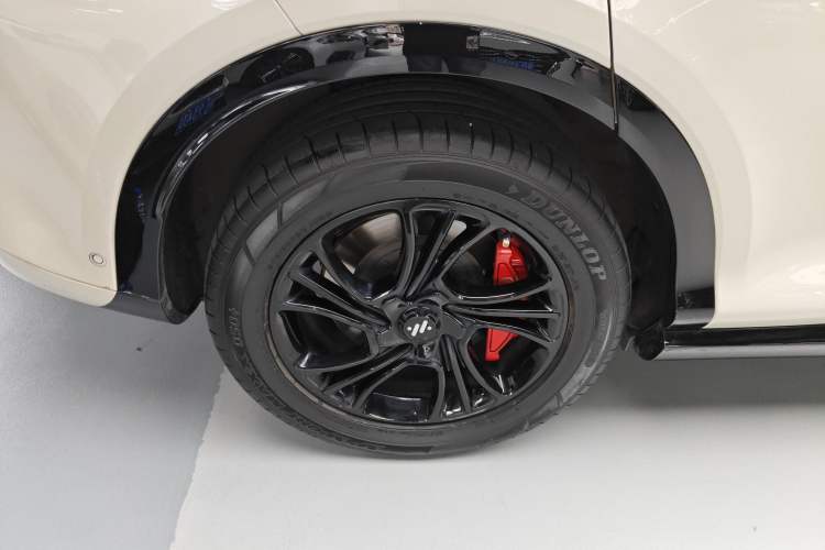 Used IM LS7 2023 90 kWh Elite All-Wheel-Drive Version Right Rear Wheel Hub