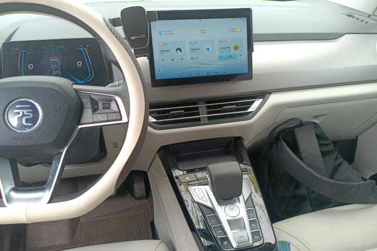 Used BYD Yuan Pro 2023 401KM Luxury Version Audio And AC Panel