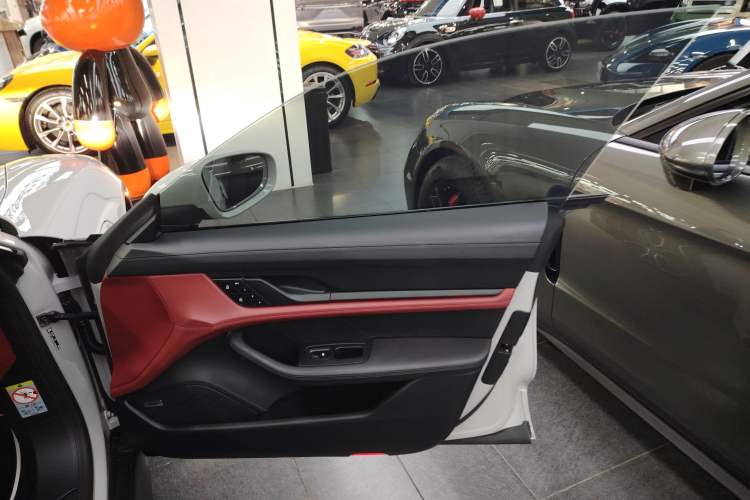 Used Porsche Taycan 2022-Year Updated Taycan
