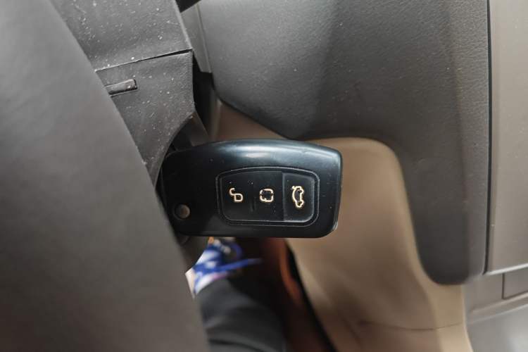 Used Ford Focus 2013 Sedan Classic 1.8L Automatic Fashion Edition