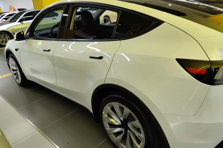 Used Tesla Model Y 2025 Rear-Wheel Drive First Edition